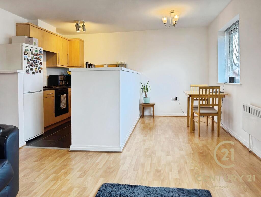 Apartment in Liverpool, Hunts Cross - View 2