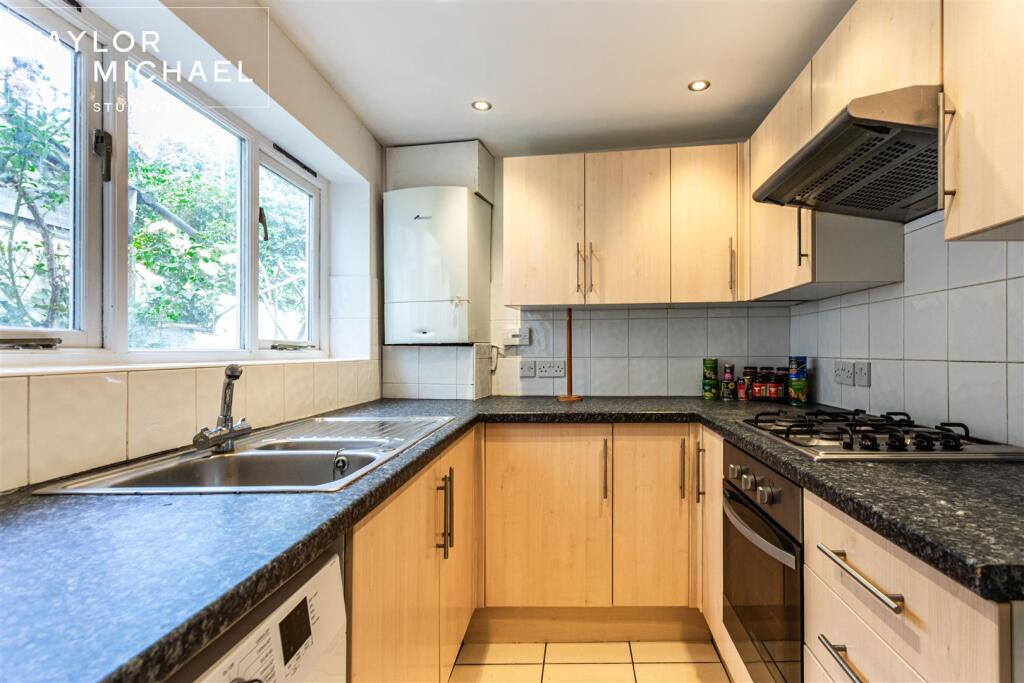 4 bedroom terraced house for rent