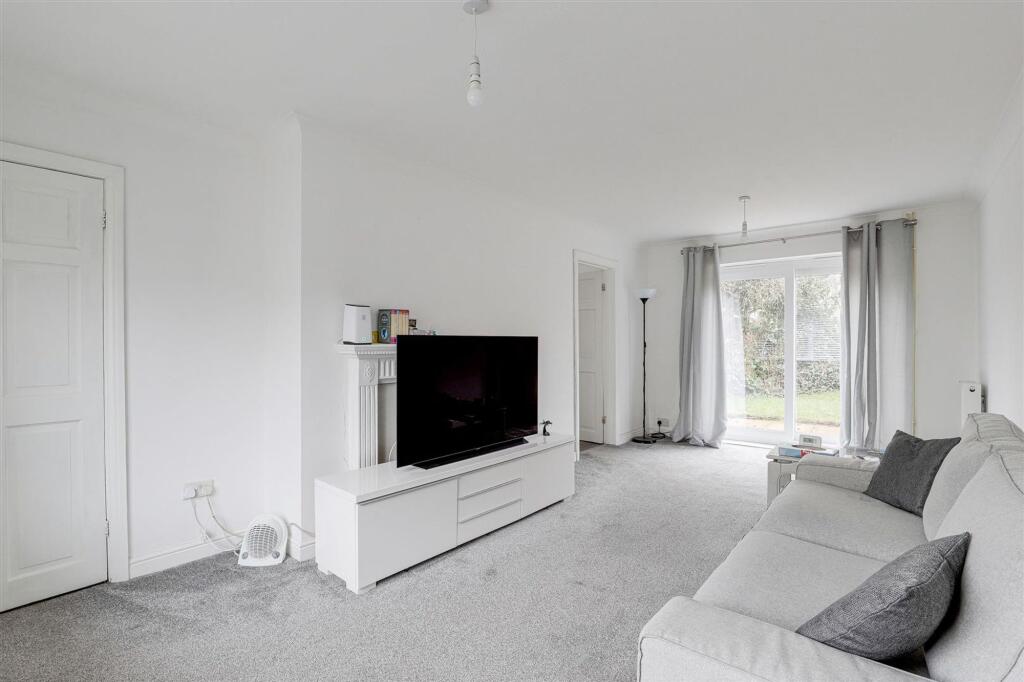 Calverton Avenue, Carlton, NG4 photo 3