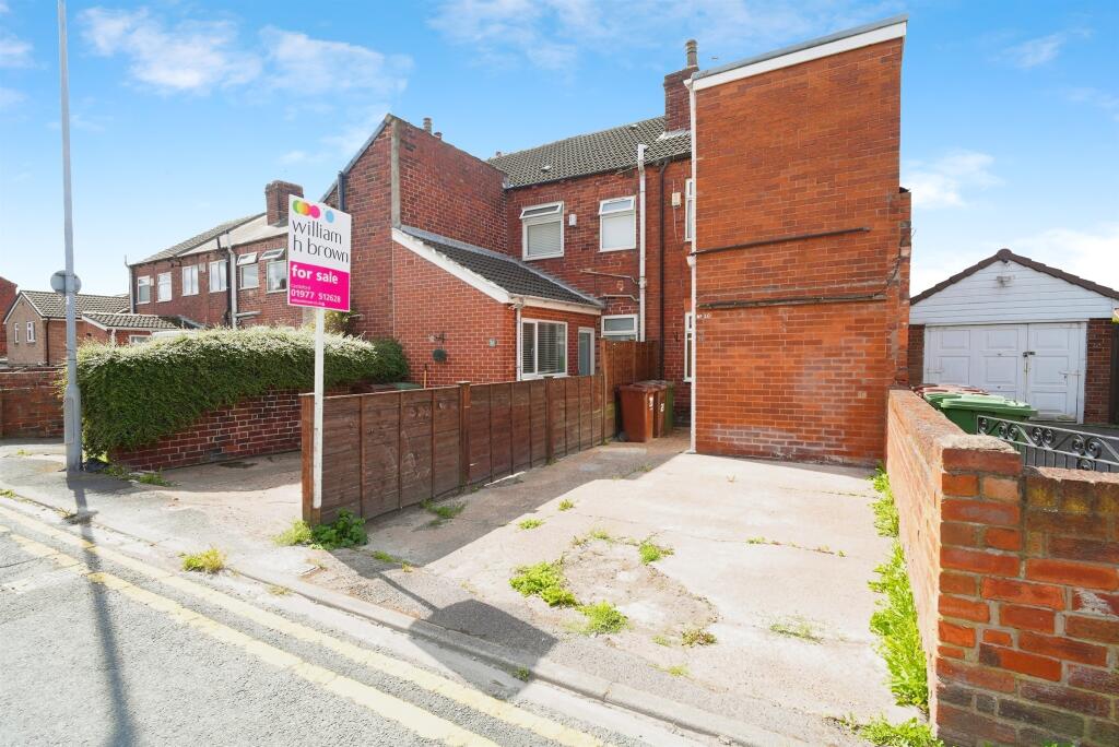 Main image of property: Rock Hill, CASTLEFORD