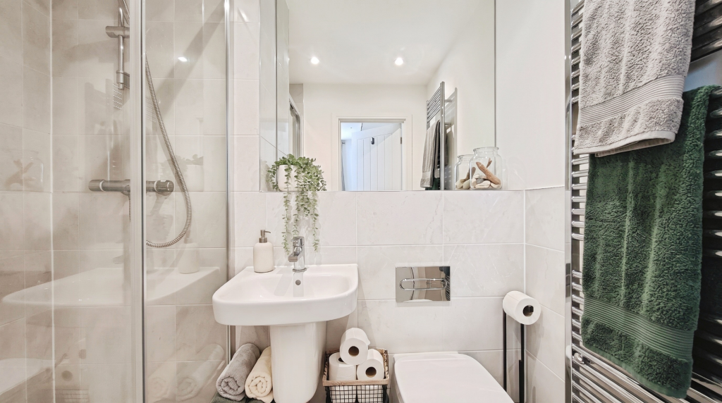 Apartment in Wokingham, Emmbrook - More