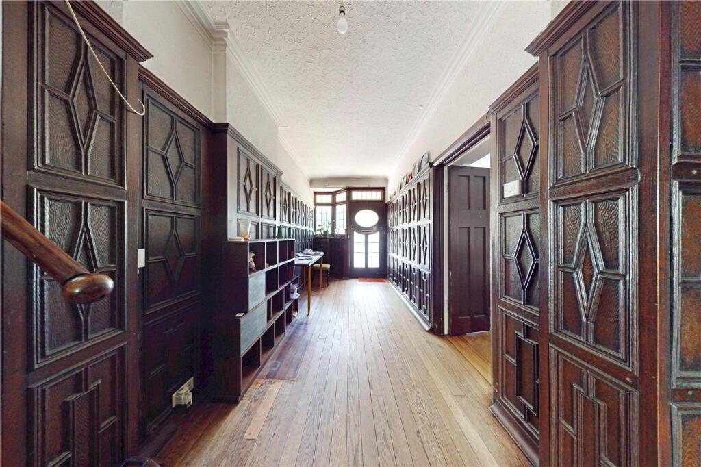 House in London, Muswell Hill - More
