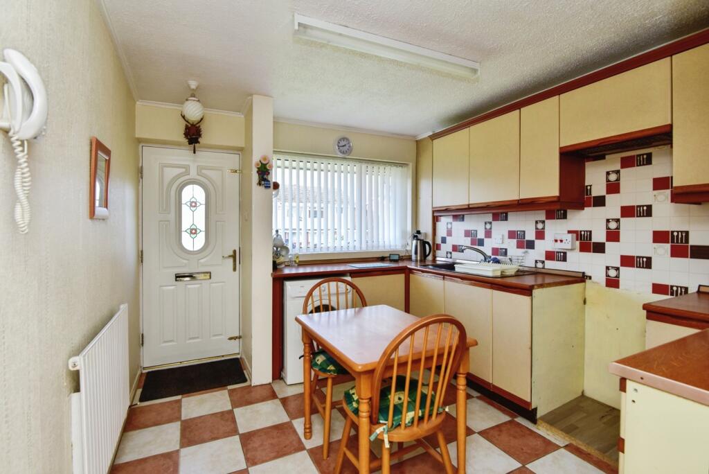 Debenham Crescent, Stoke-on-Trent, Staffordshire, ST2 photo 3
