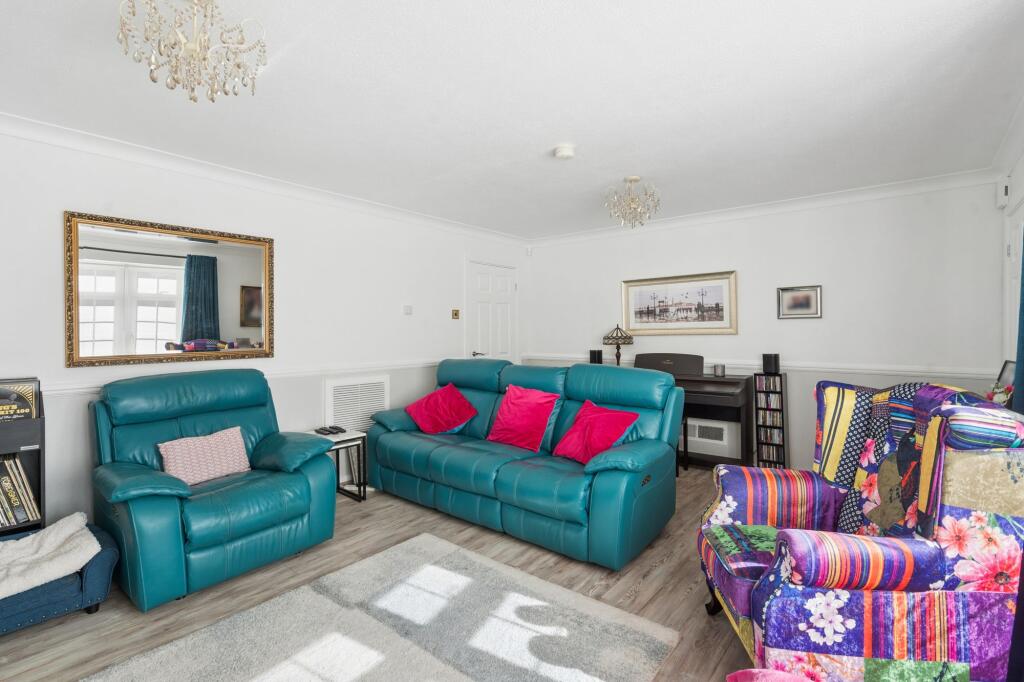 House in Three Rivers, Carpenders Park, Watford Rural - View 5