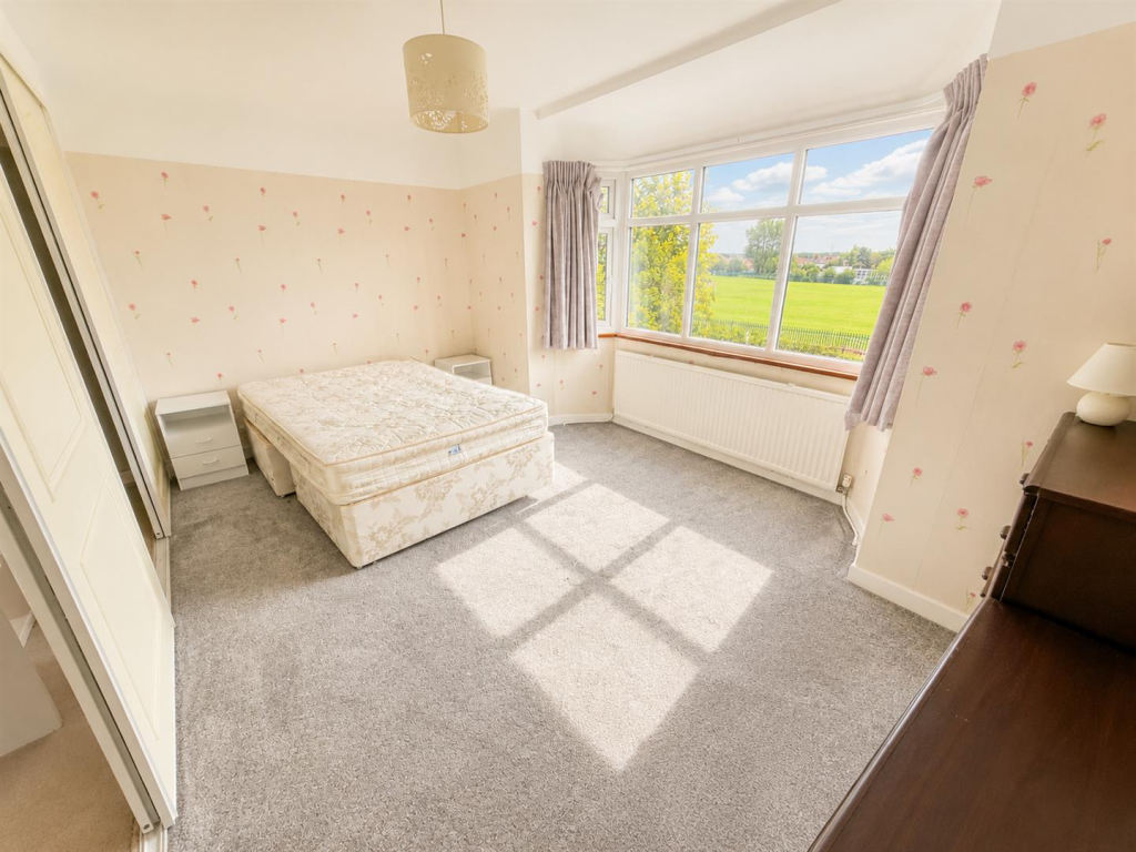 House in Hoylake, Grange - More
