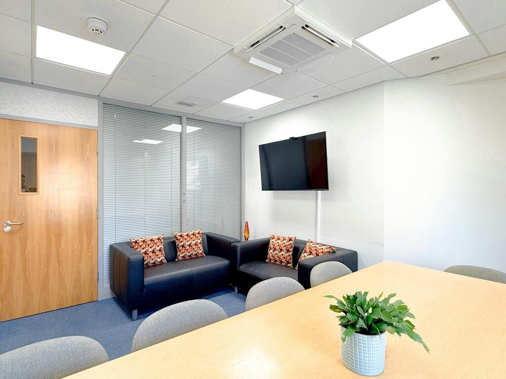1 Ashey Road_office to let-5.jpg