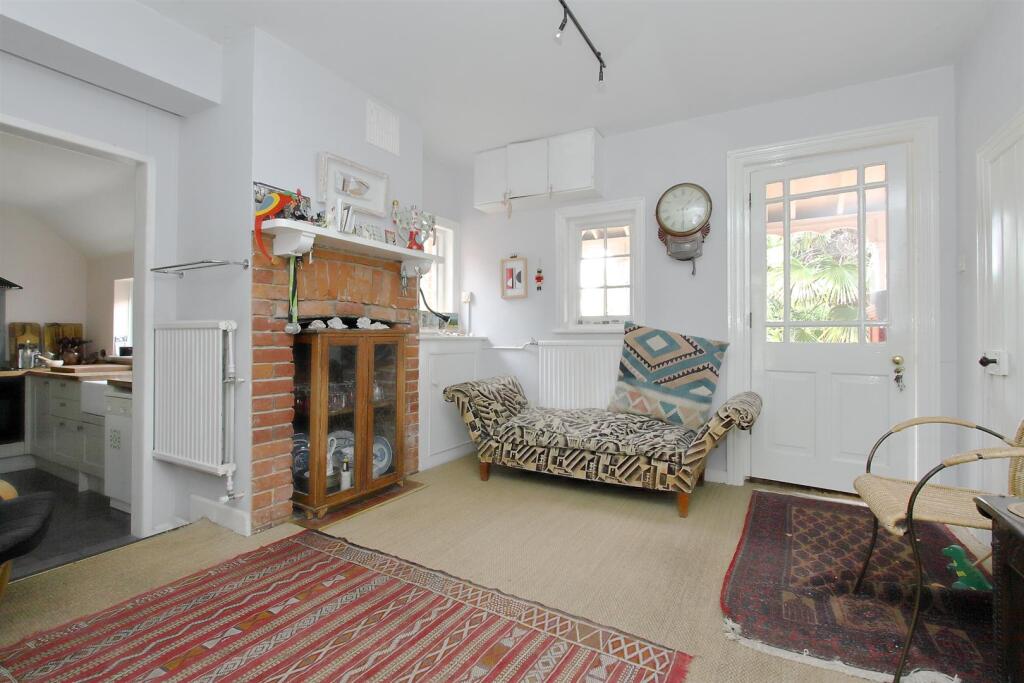 Abbotts Hill, Little Ann, Andover photo 4
