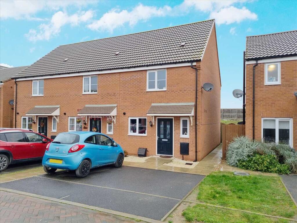 2-bed semi-detached on Peake Close, Sleaford, £90,000