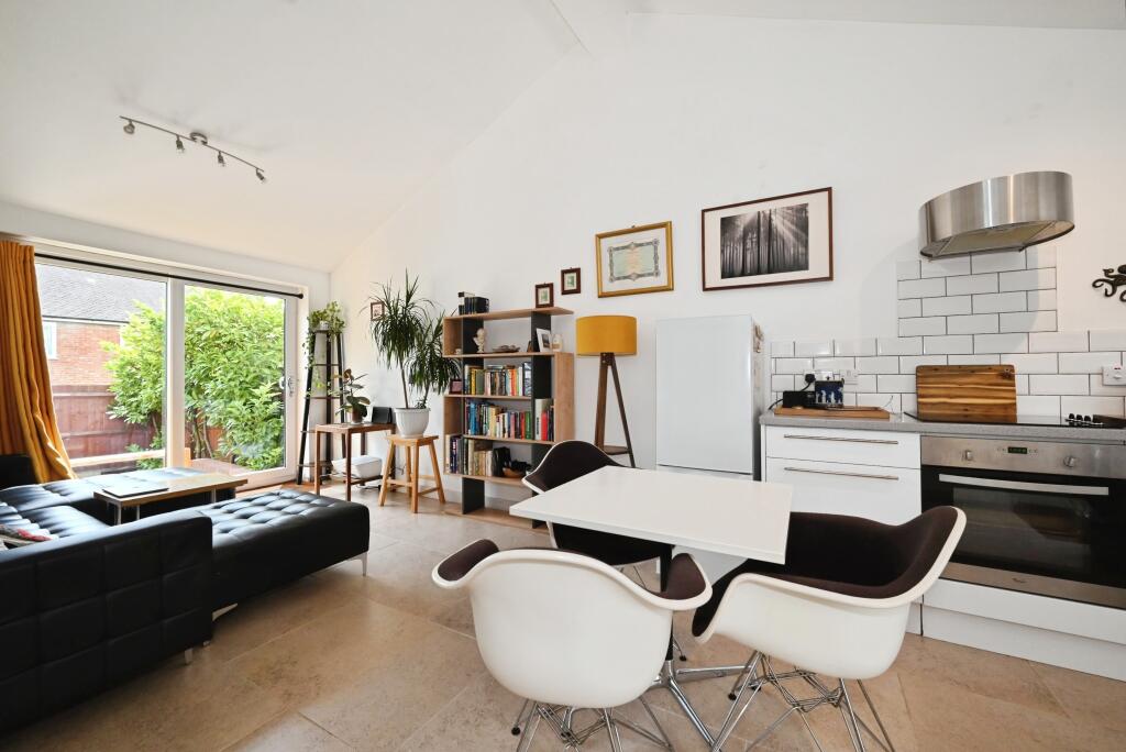 House in Ruscombe, Wokingham - View 2