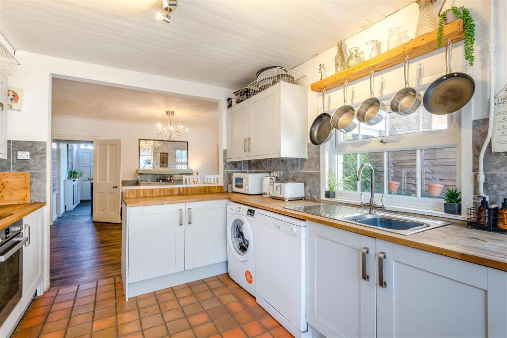 House in Maidstone, Loose - More