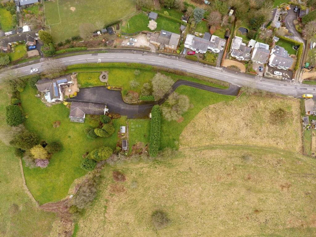 Long Lane, Charlesworth, Glossop photo 3