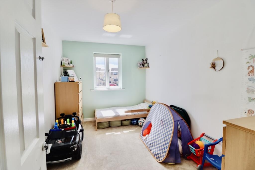 Apartment in Bradford, West Yorkshire - View 5