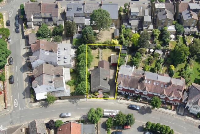 Aerial image with site outline.jpg