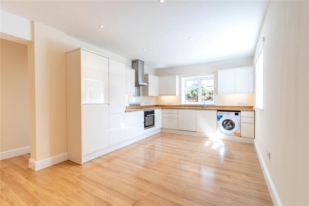House in Swindon - View 4