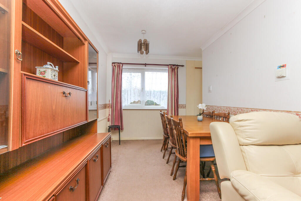 House in Wellingborough, Hatton Park - View 5