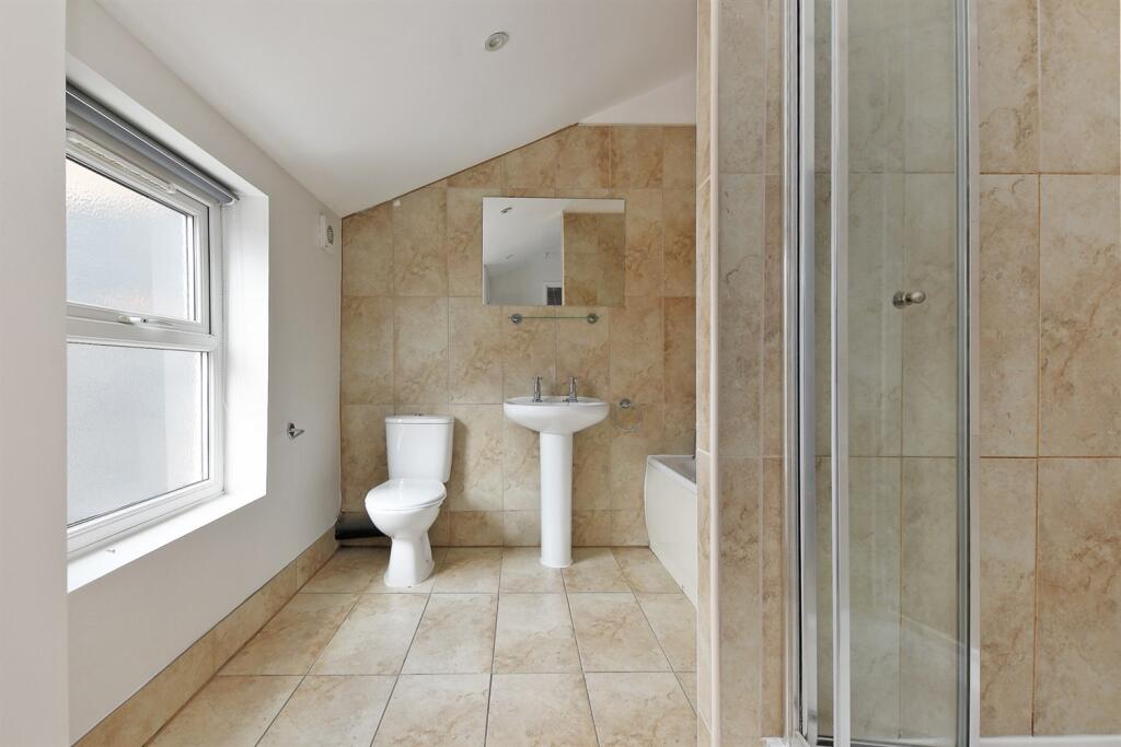 Apartment in Sheffield, Little Sheffield, Highfield - View 2
