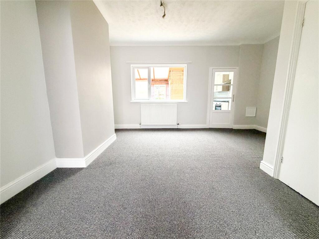 House in Taunton - View 5