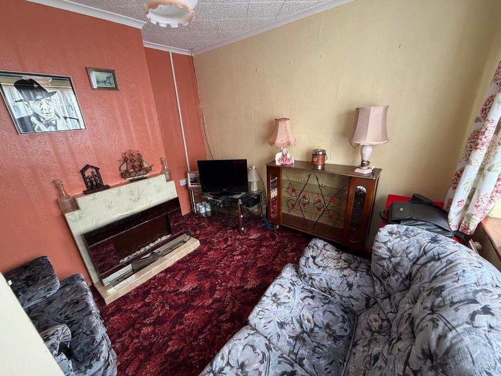 Carno Close, Garnlydan, Ebbw Vale, Blaenau Gwent, NP23 5EB photo 4