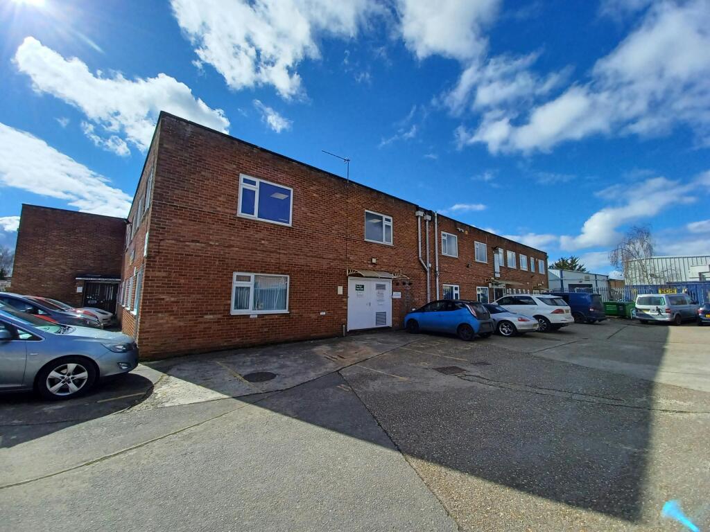 PHOTO 1 6 Whittle Road Wimborne.jpeg