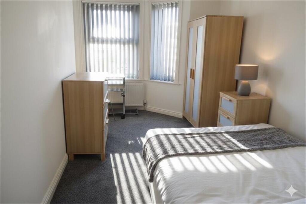 House in Bournemouth, Branksome Chine, Poole - More