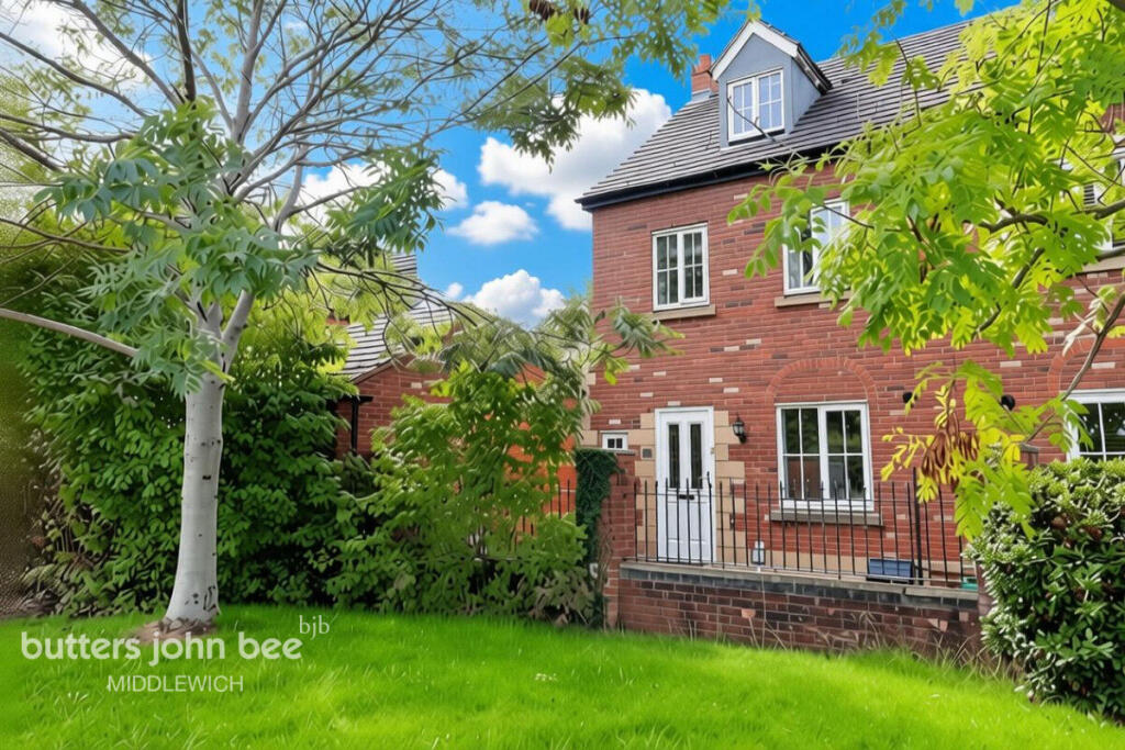 House in Middlewich, Cheshire East - View 2