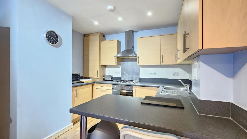 Apartment in Dartford, Stone - View 4