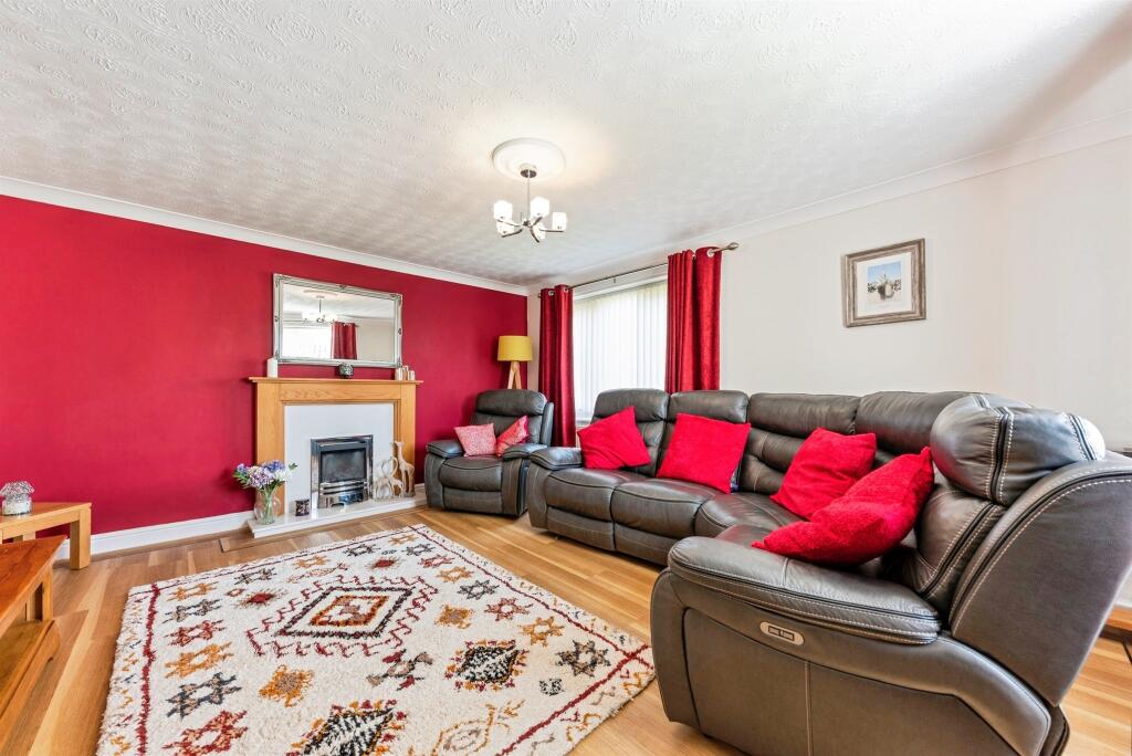 Longcliffe Road, GRANTHAM - View 6