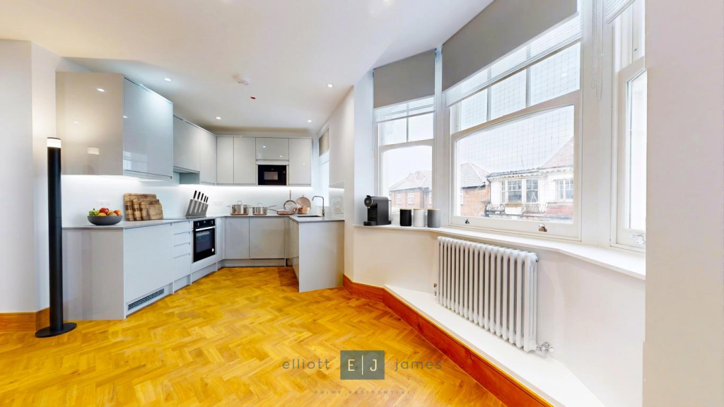 Apartment in Woodford Green, Woodford - View 2
