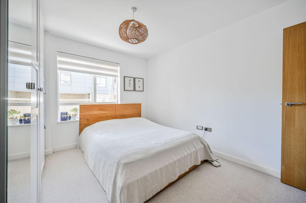 Apartment in London - View 3