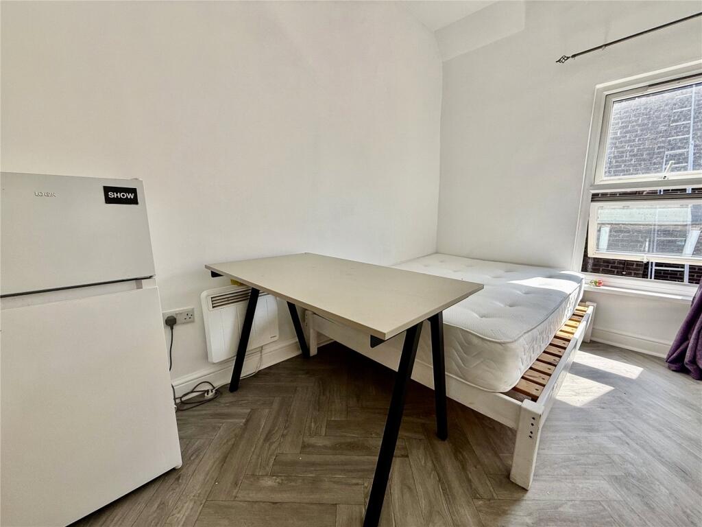 Main image of property: Peckham Road, Peckham, London, SE5