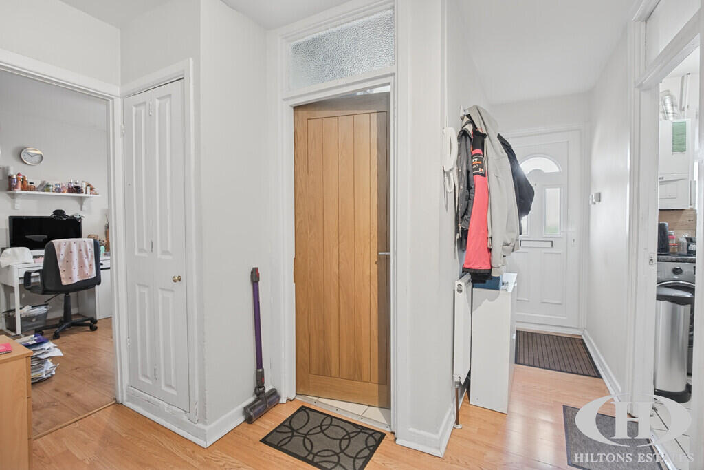 Apartment in Southall - View 5