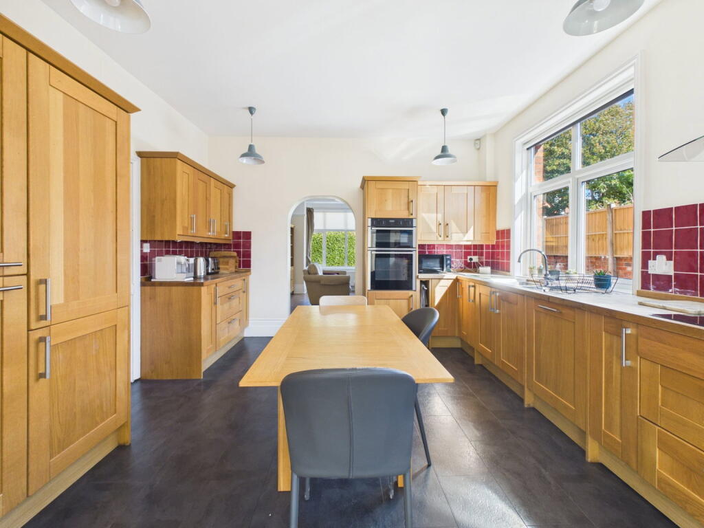 House in Worthing, West Sussex - View 5