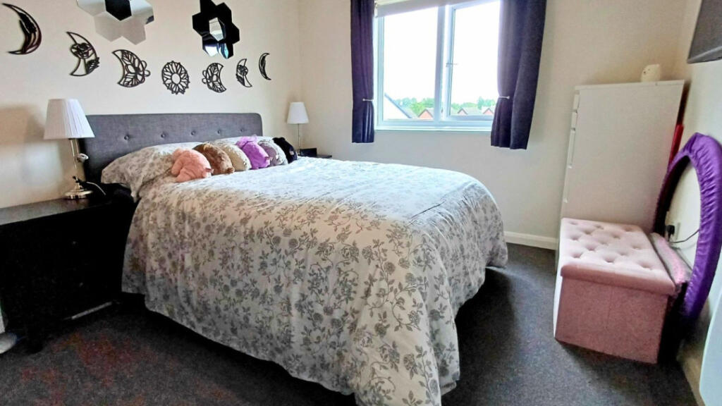 Apartment in Trafford, Greater Manchester - View 5