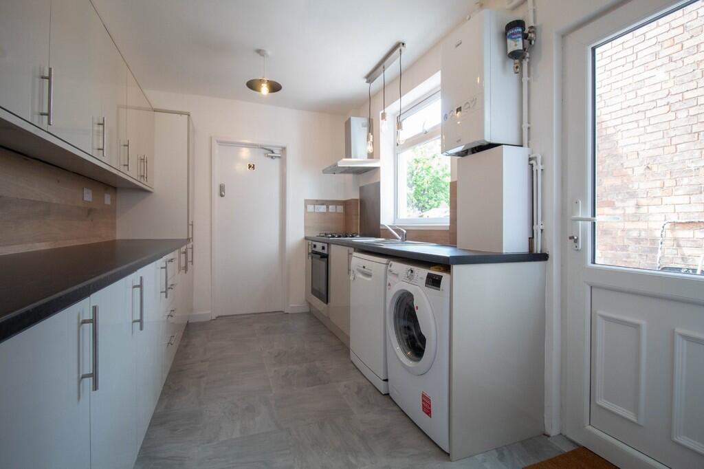 1 bedroom house share for rent