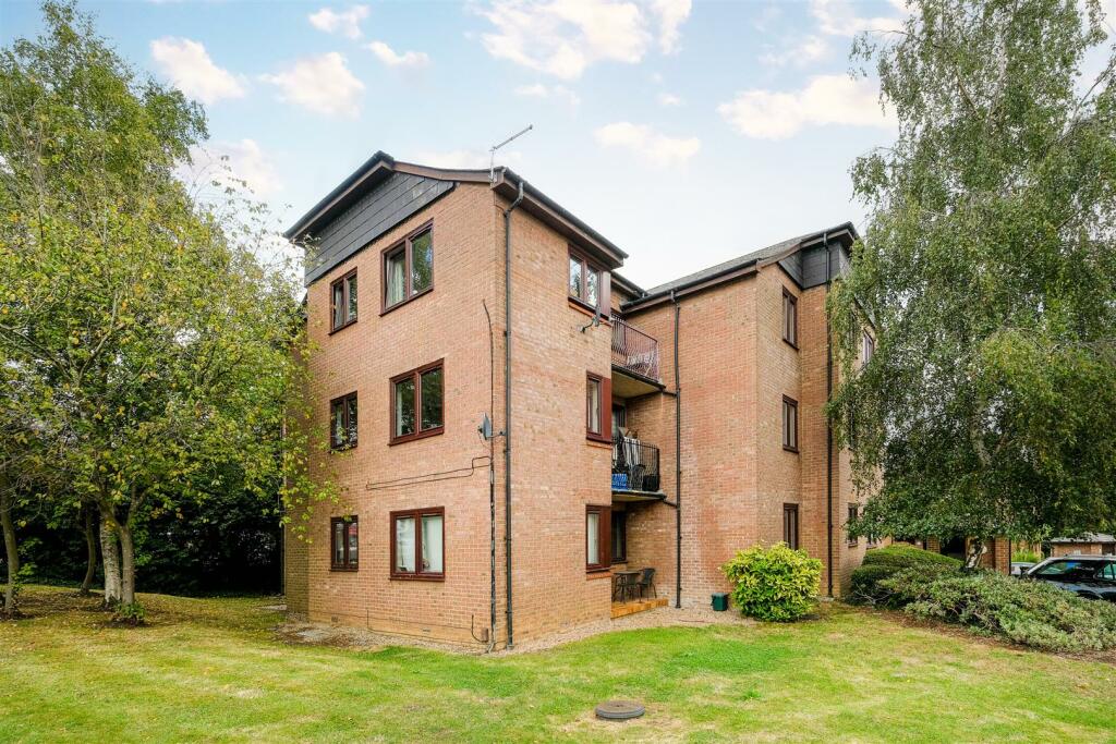 Main image of property: Cedar Close, Buckhurst Hill