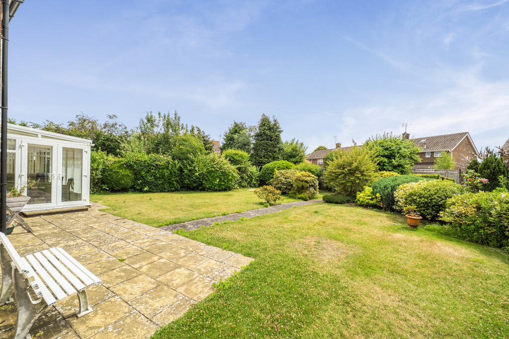 Storrington - close to the village centre photo 4