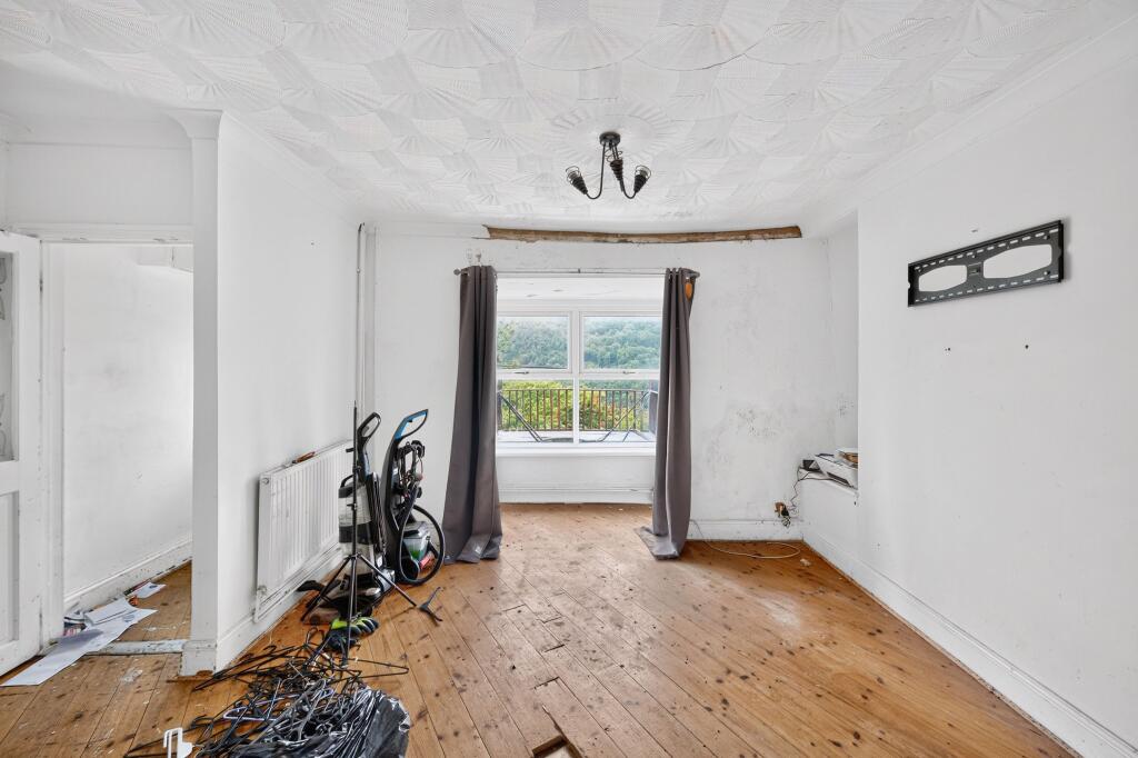 House in Port Talbot, Neath Port Talbot - More