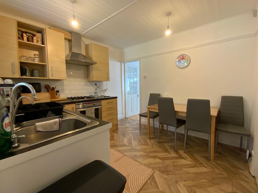 Arbour Way, Elm Park, Essex, RM12 5BS photo 4