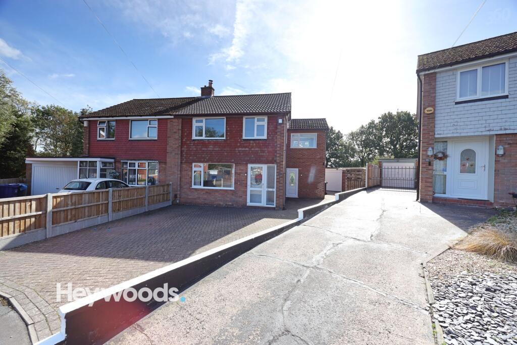 House in Stoke-on-Trent - More