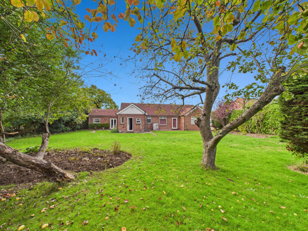 Main image of property: Southampton Road, Park Gate, SO31 6AH
