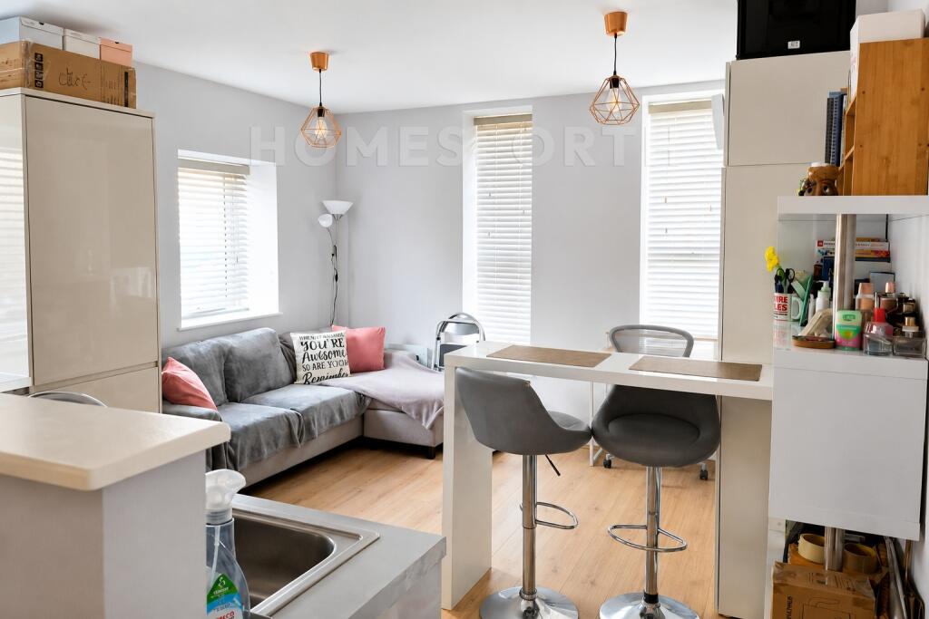 Apartment in Dartford - View 3