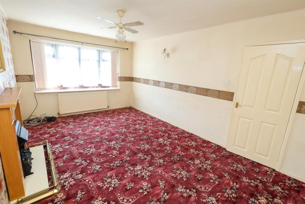 House in Salford, Greater Manchester - View 4