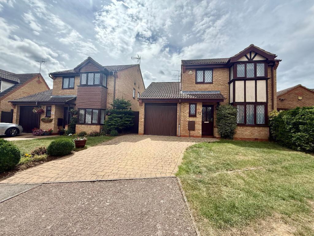 Main image of property: Launton Close, Luton, LU3