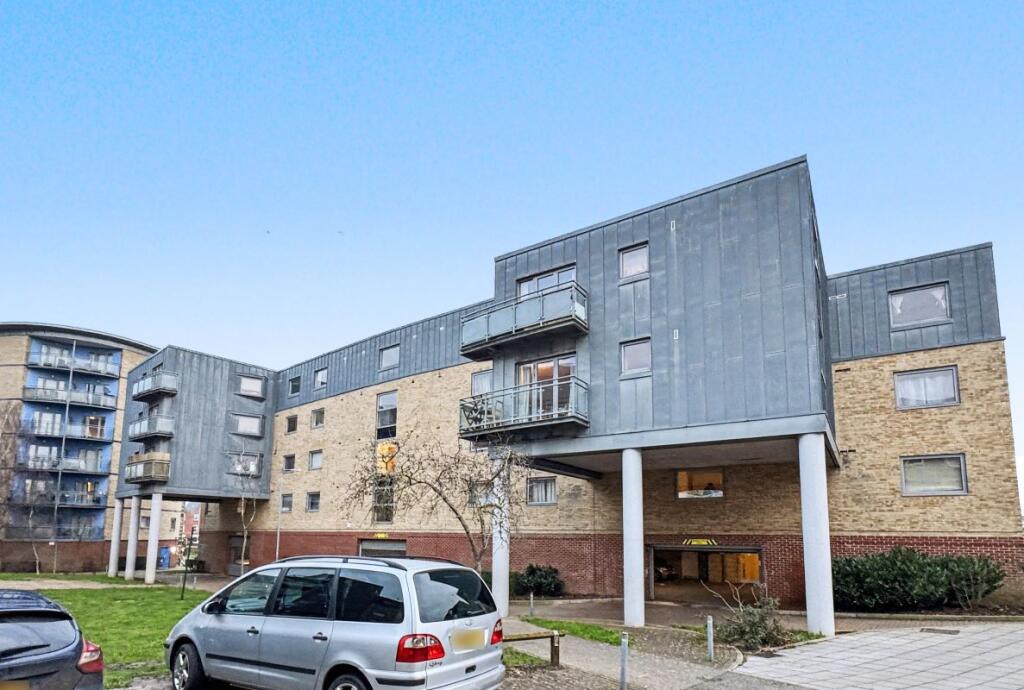 Main image of property: Flat 4, 12 Rapier Street, Ipswich, Suffolk, IP2 8JS