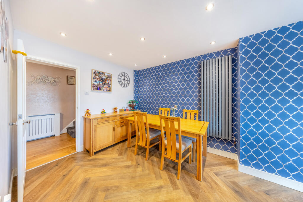 House in Three Mile Cross, Shinfield - View 5