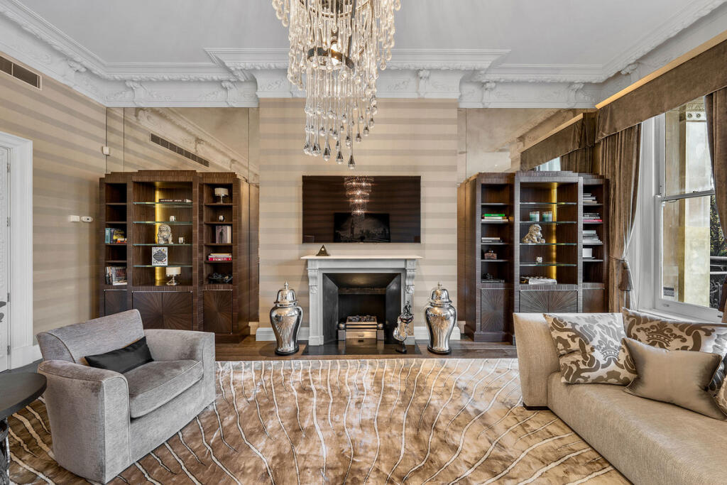 Main image of property: Cambridge Gate, Regent's Park, NW1