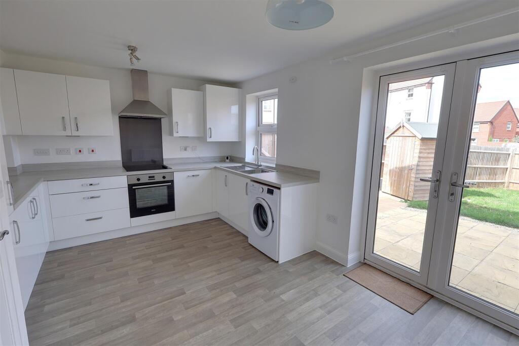House in Gloucester - View 2