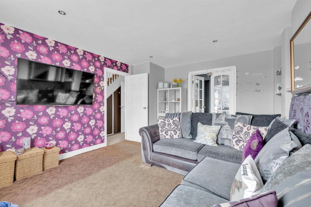 Langbrook Road, London, SE3 photo 3