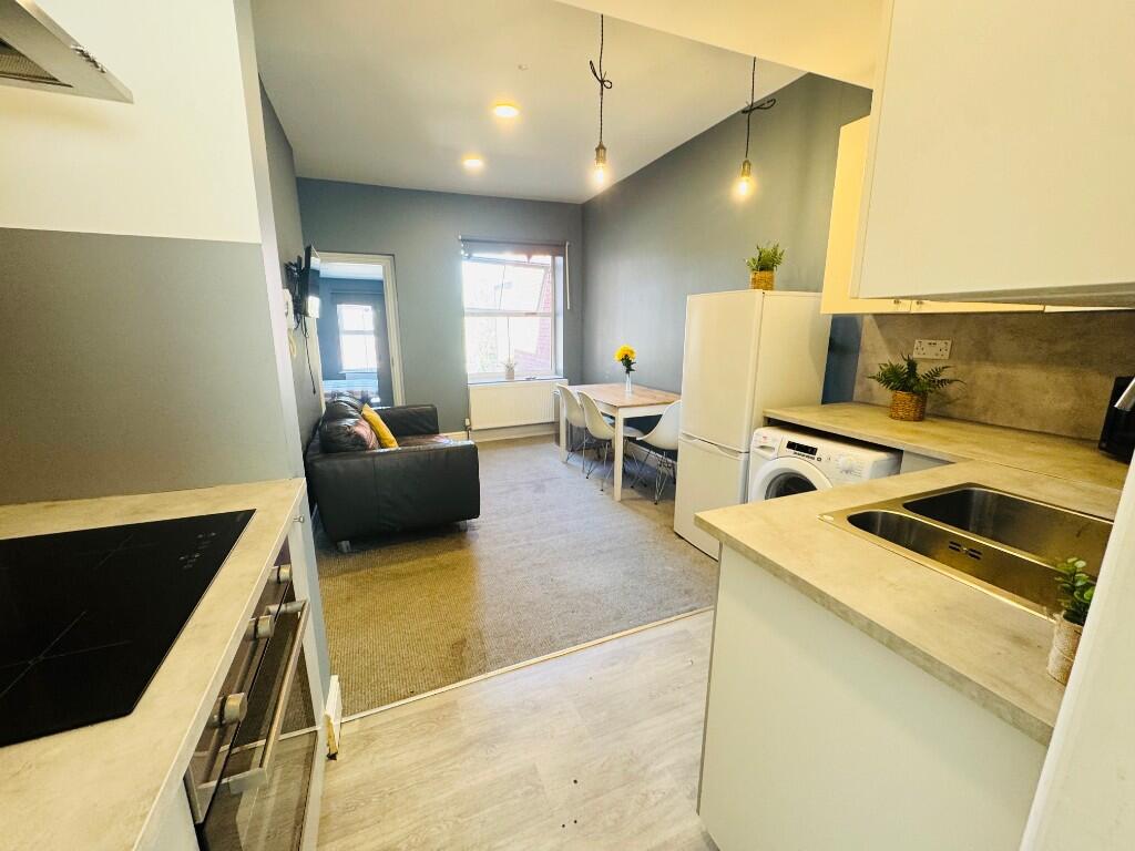 Main image of property: Cardiff Road, Luton, Bedfordshire, LU1