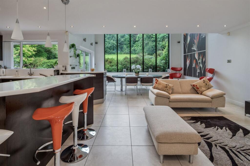 Congleton Close, Alderley Edge, SK9 photo 3